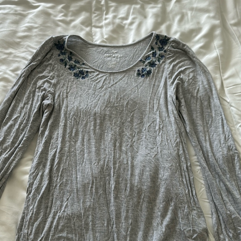 American Eagle Long Sleeve
